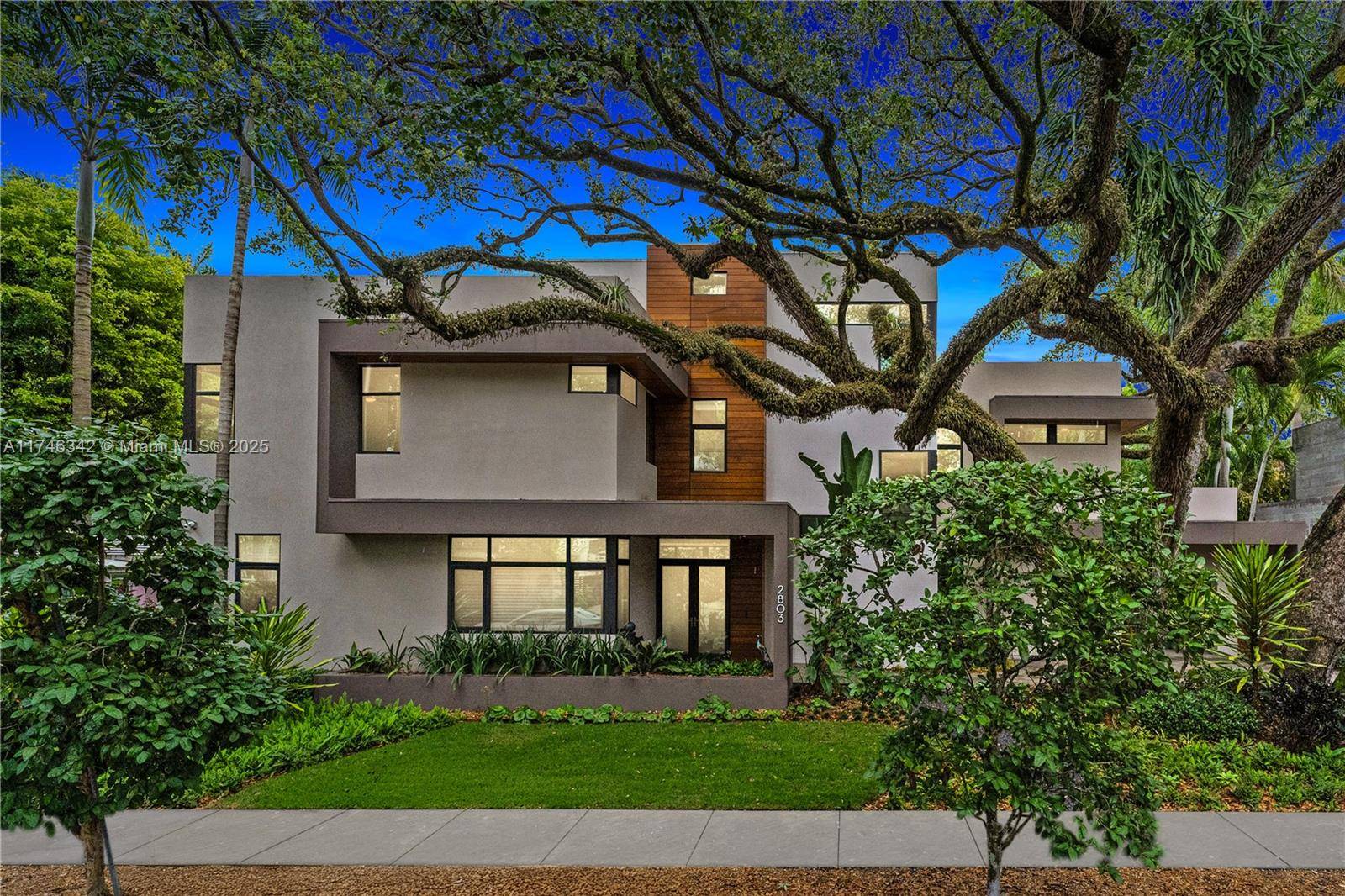 Coconut Grove, FL 33133,2803 Crystal Ct