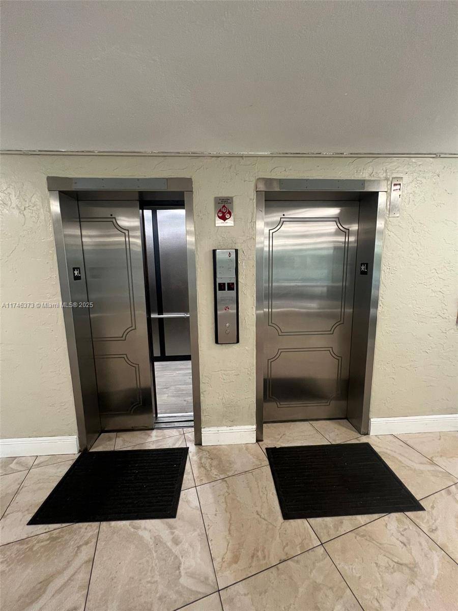 Lauderhill, FL 33319,4222 Inverrary Blvd #4308