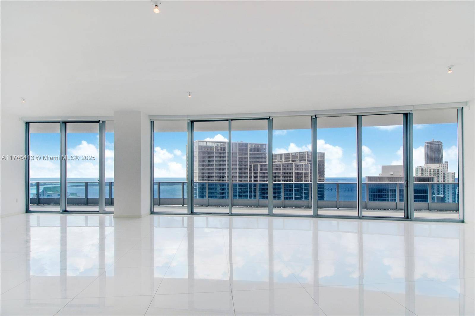 Miami, FL 33131,200 Biscayne Boulevard Way #5304