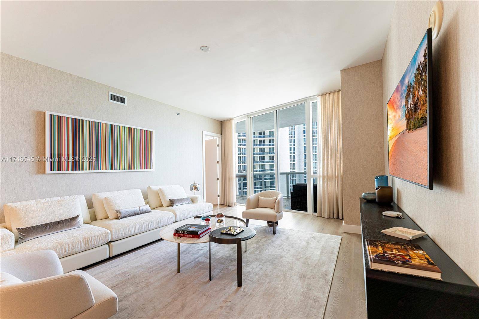 Sunny Isles Beach, FL 33160,15901 Collins Ave #903
