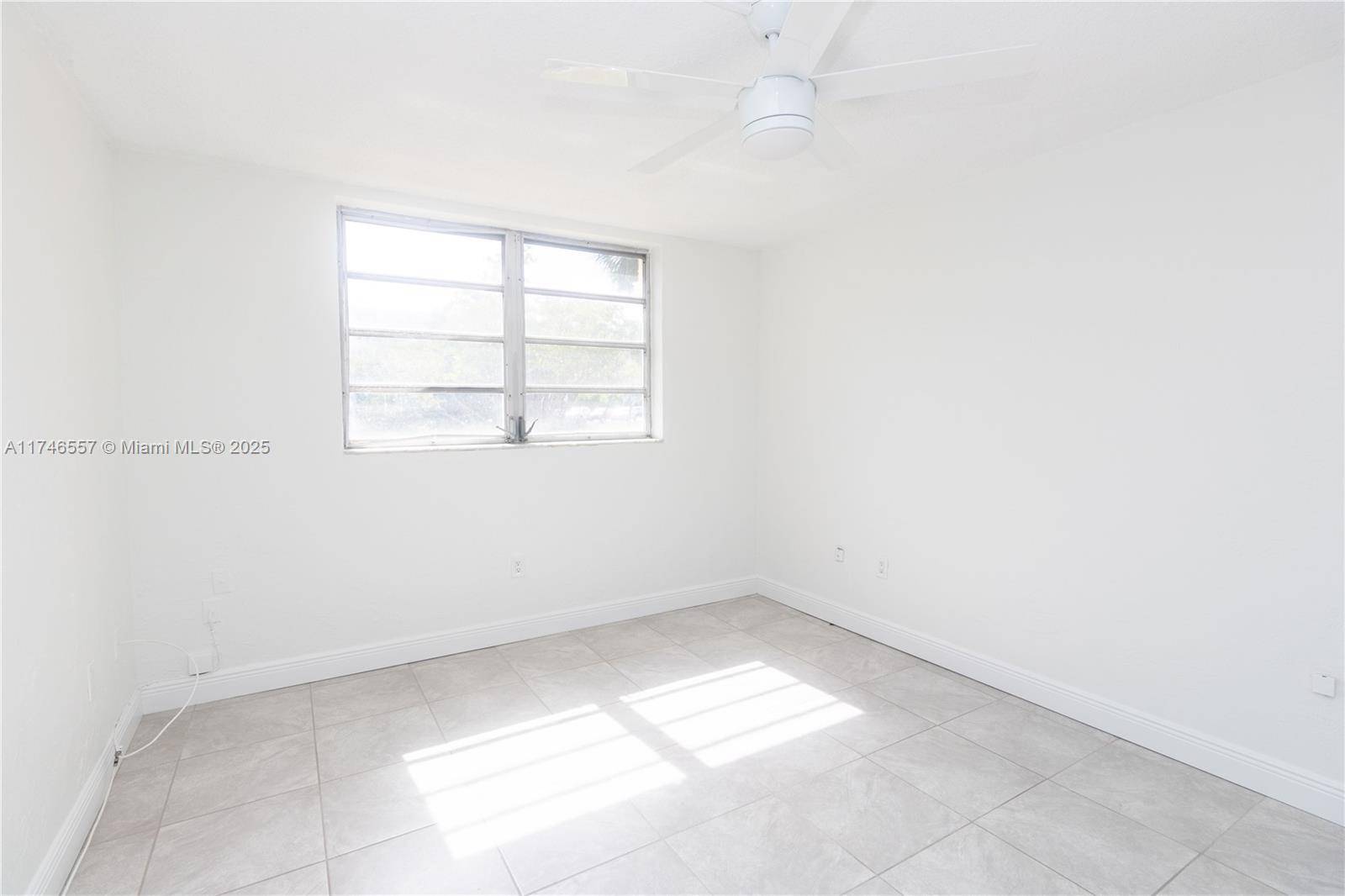 Aventura, FL 33160,2930 Point East Dr #E107