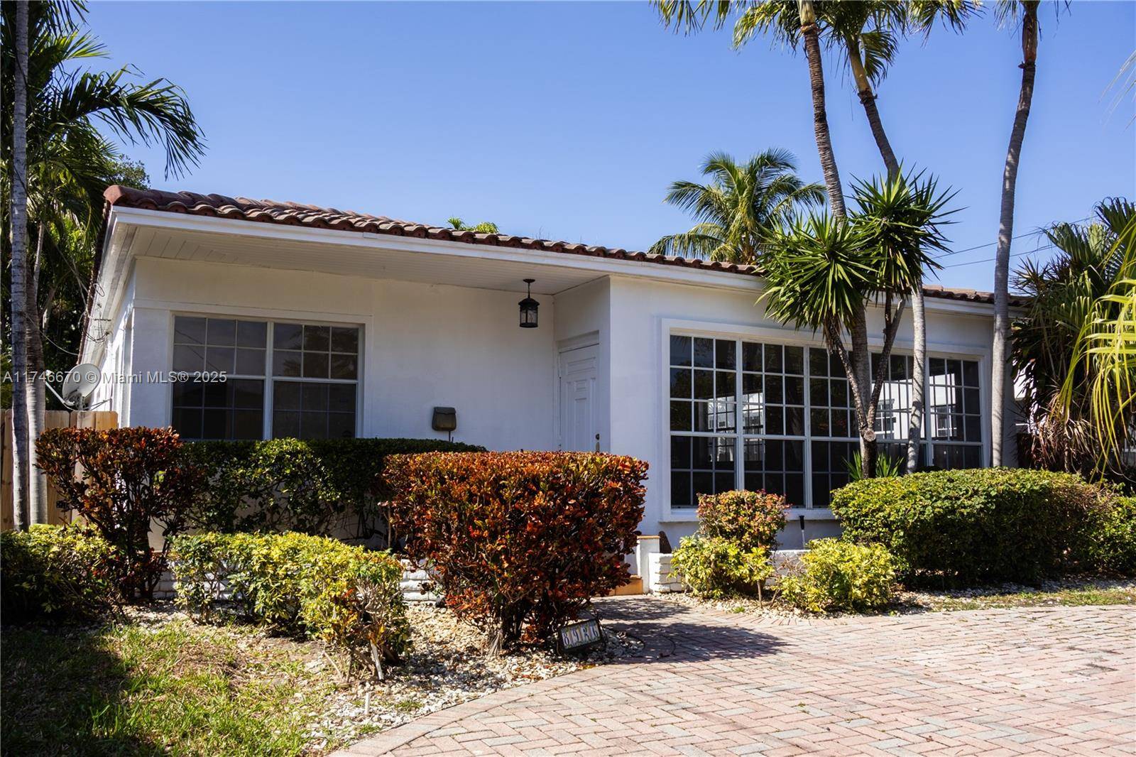 Surfside, FL 33154,8926 Dickens Ave