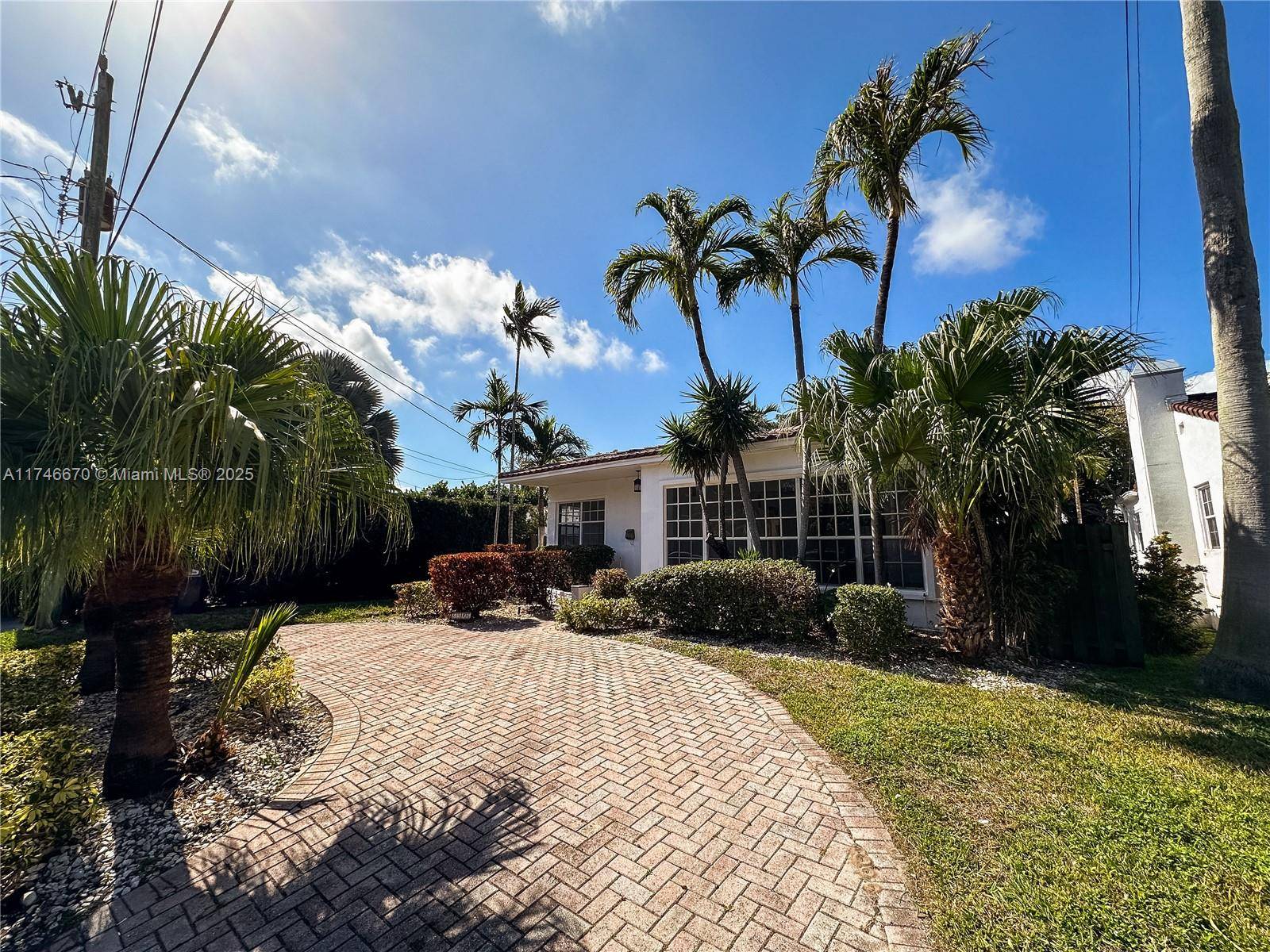 Surfside, FL 33154,8926 Dickens Ave