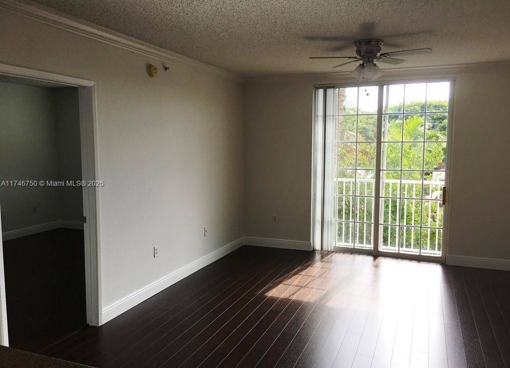 Hollywood, FL 33020,1919 Van Buren St #305A