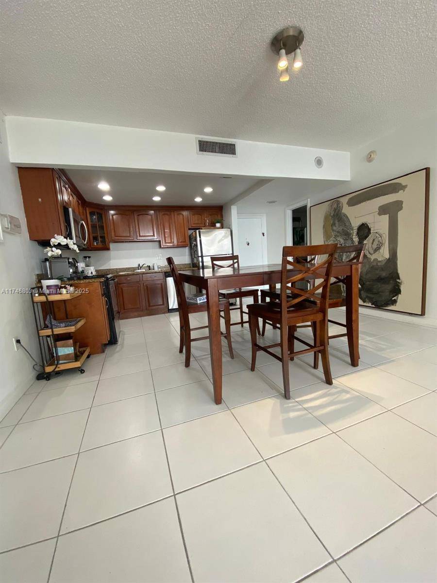 Miami, FL 33181,11111 Biscayne Blvd #9A