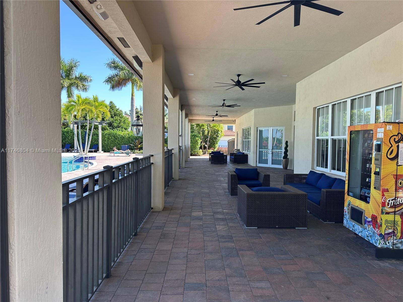 Hialeah, FL 33018,8938 W 35th Way #8938