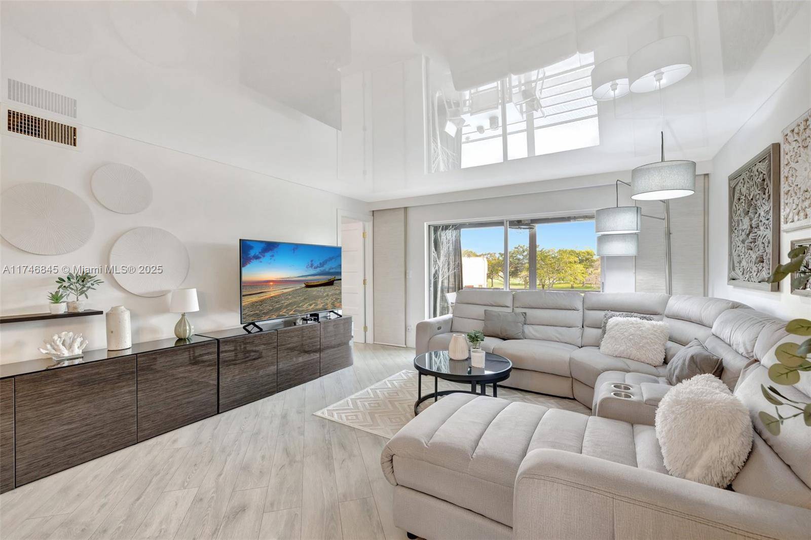 Sunrise, FL 33322,9241 Sunrise Lakes Blvd #308