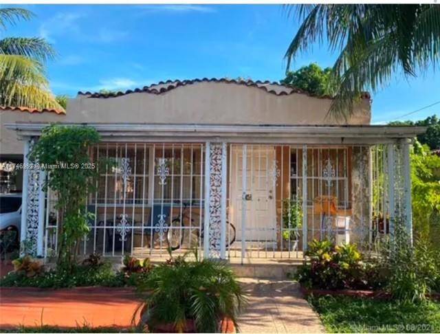 Miami, FL 33142,2162 NW 26th St