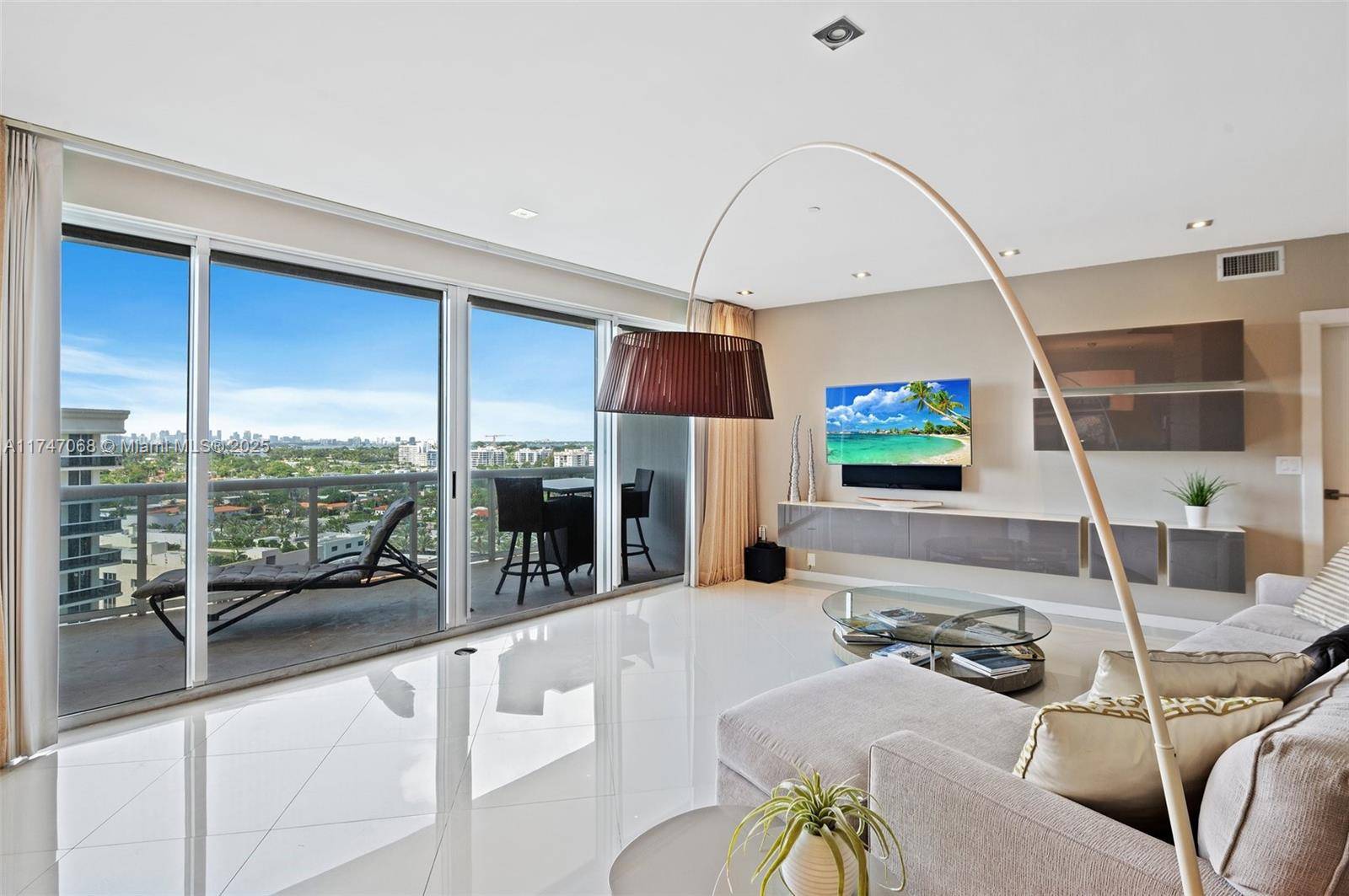 Bal Harbour, FL 33154,9601 Collins Ave #1208