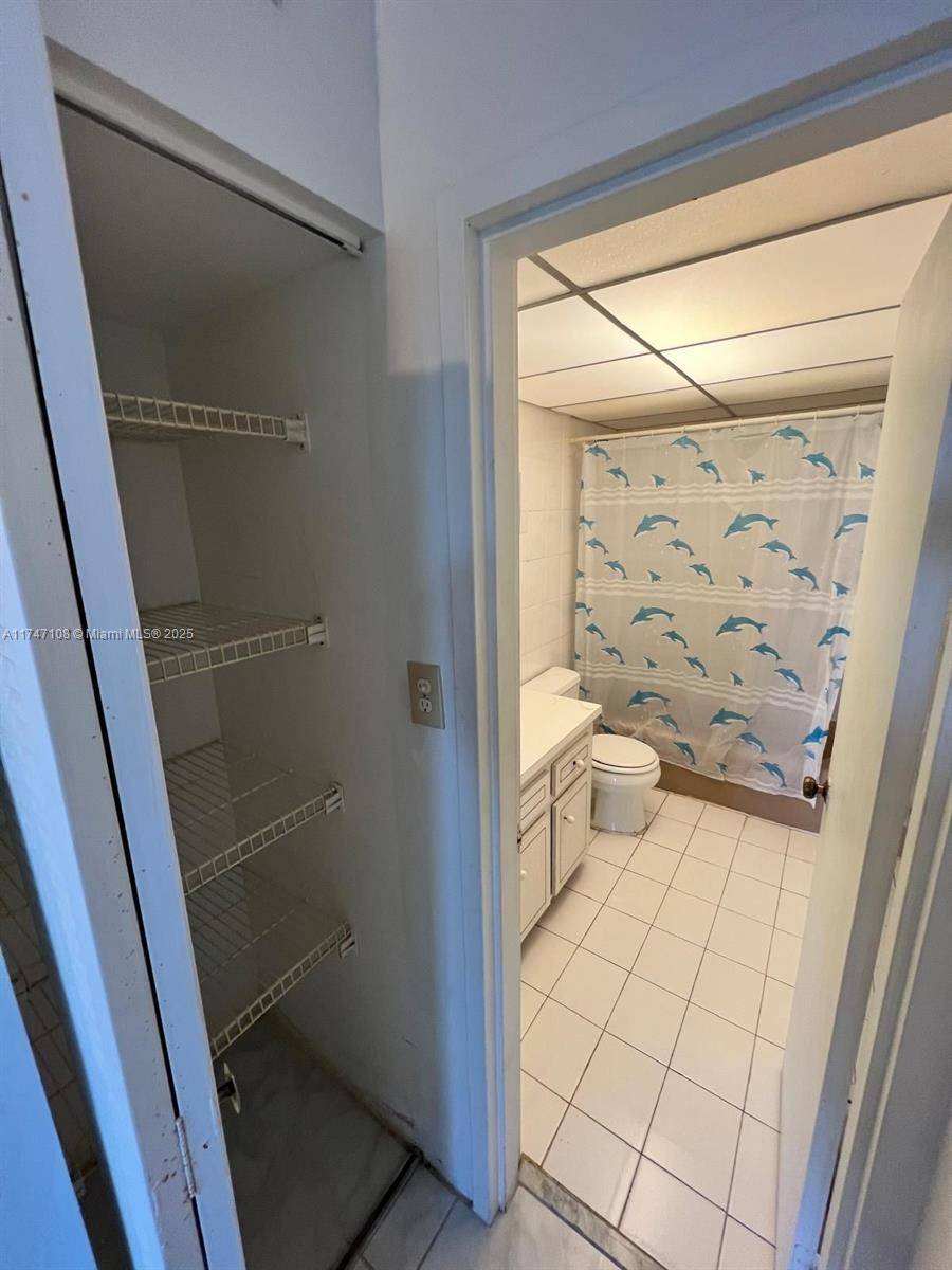 North Miami, FL 33161,555 NE 123rd St #412-B