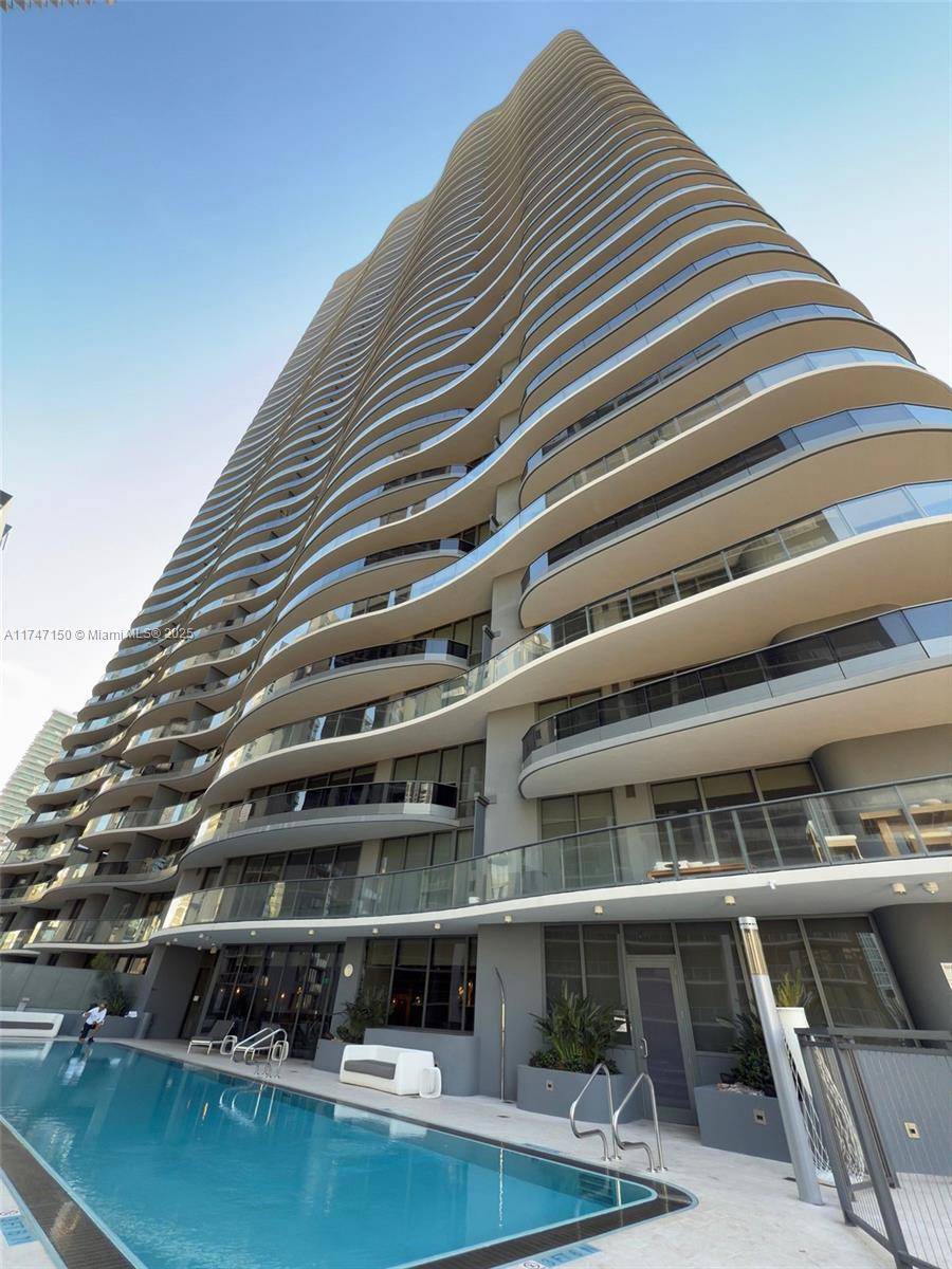 Miami, FL 33131,1000 Brickell Plz #4314