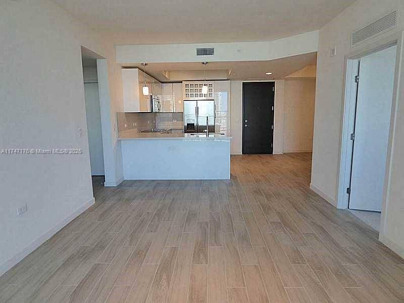 Miami, FL 33130,999 SW 1st Ave #2907