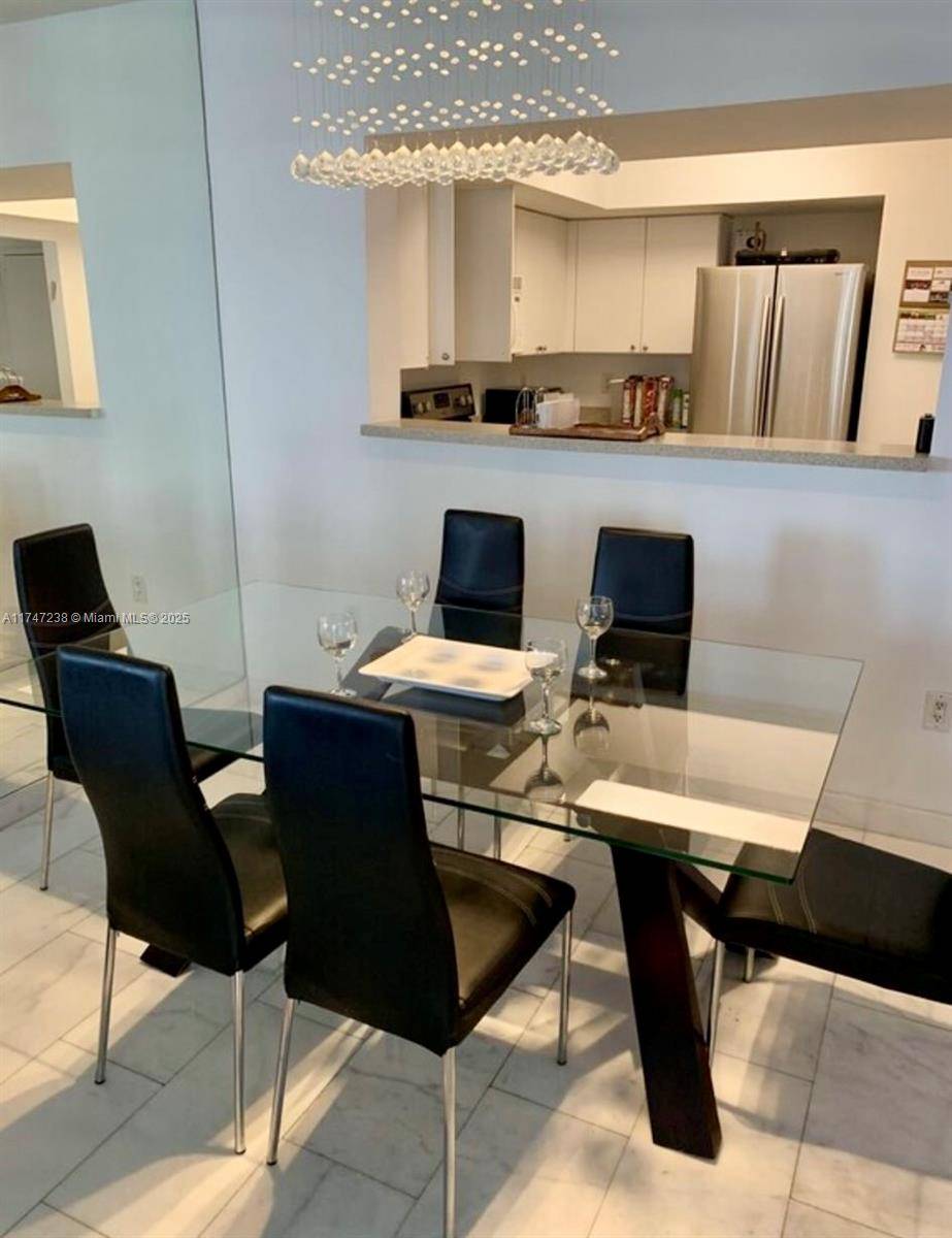 Sunny Isles Beach, FL 33160,17375 Collins Ave #1404