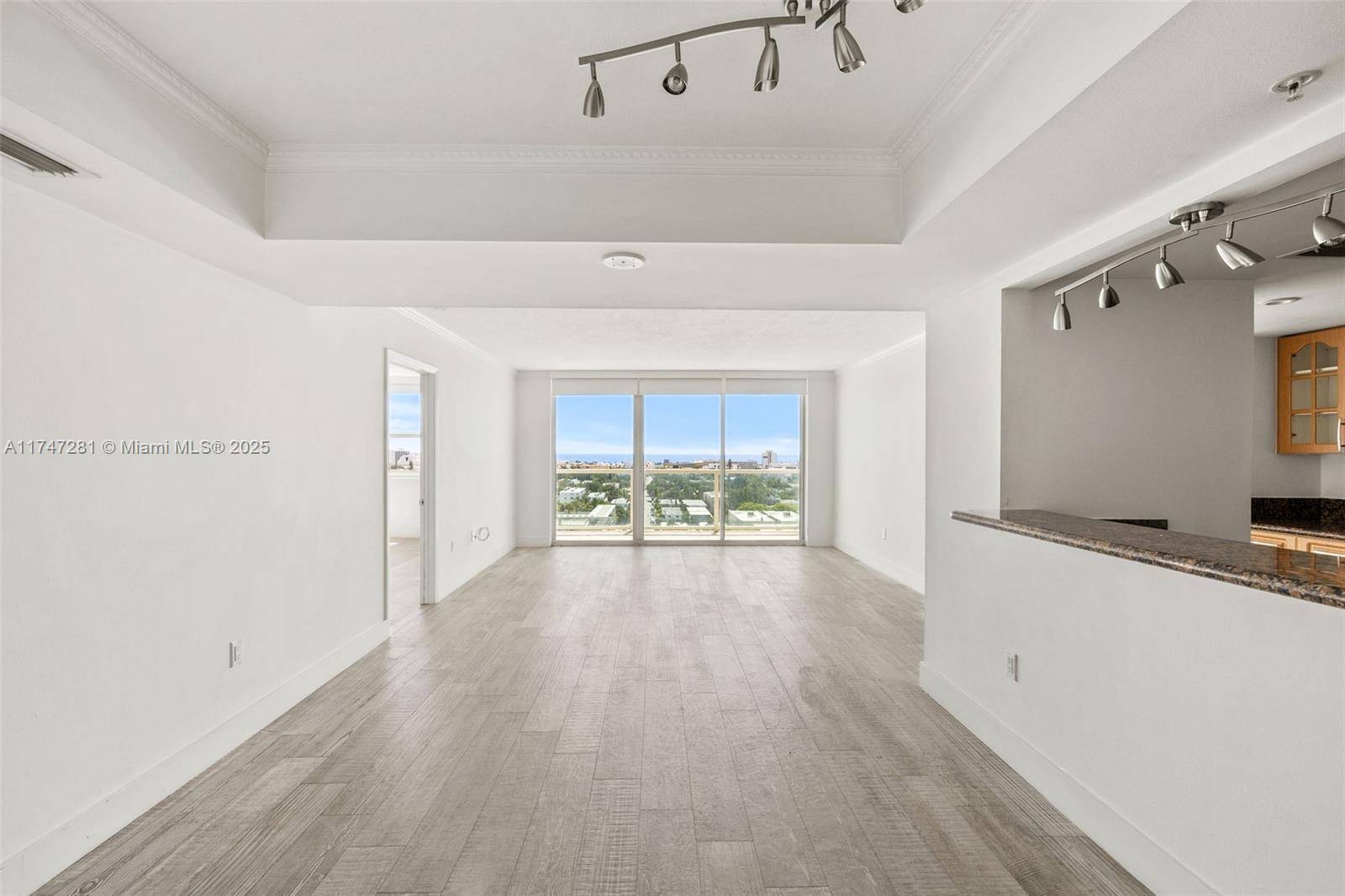 Miami Beach, FL 33139,650 West Ave #1508