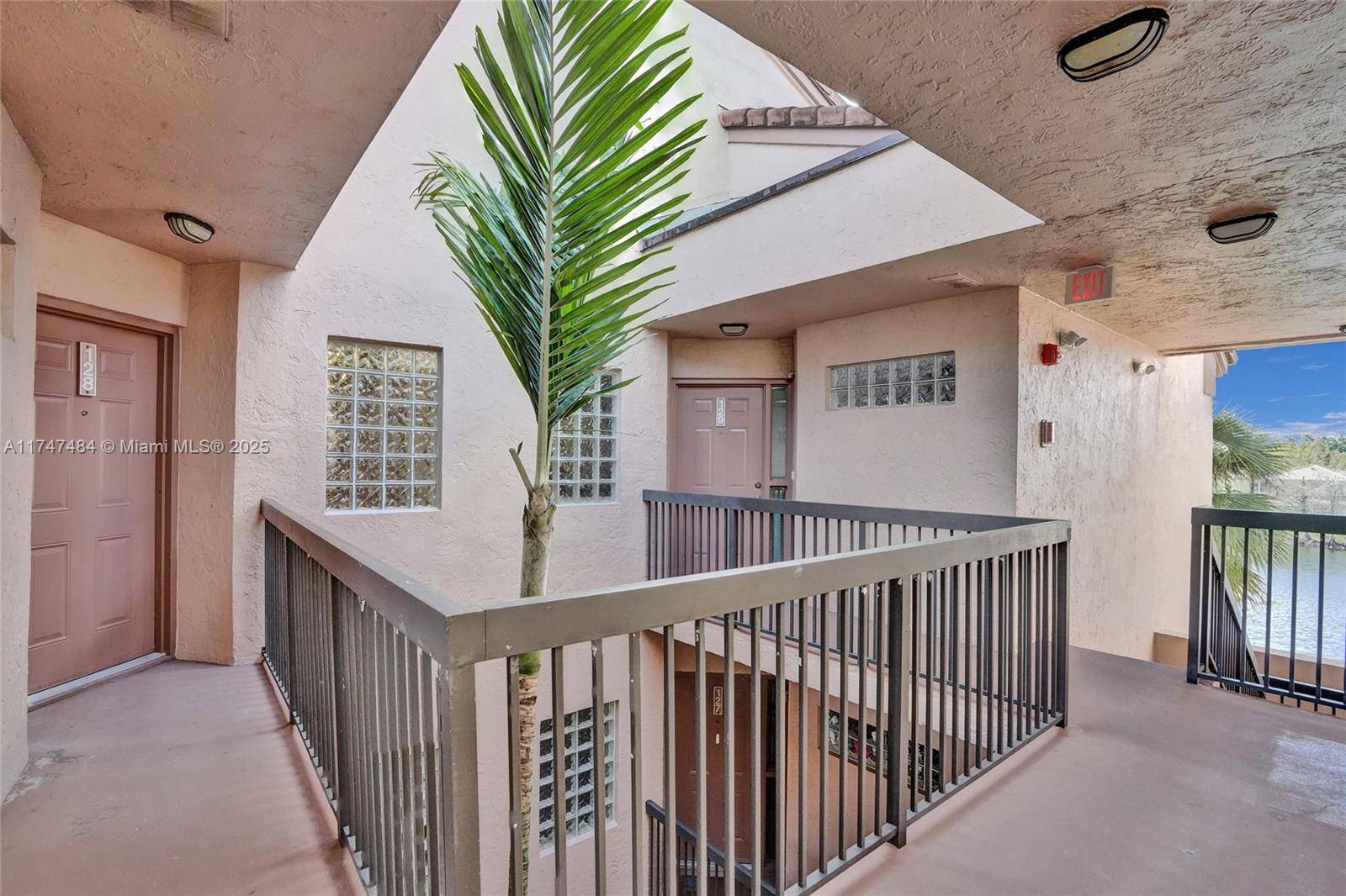 Plantation, FL 33322,10690 NW 14th St #128