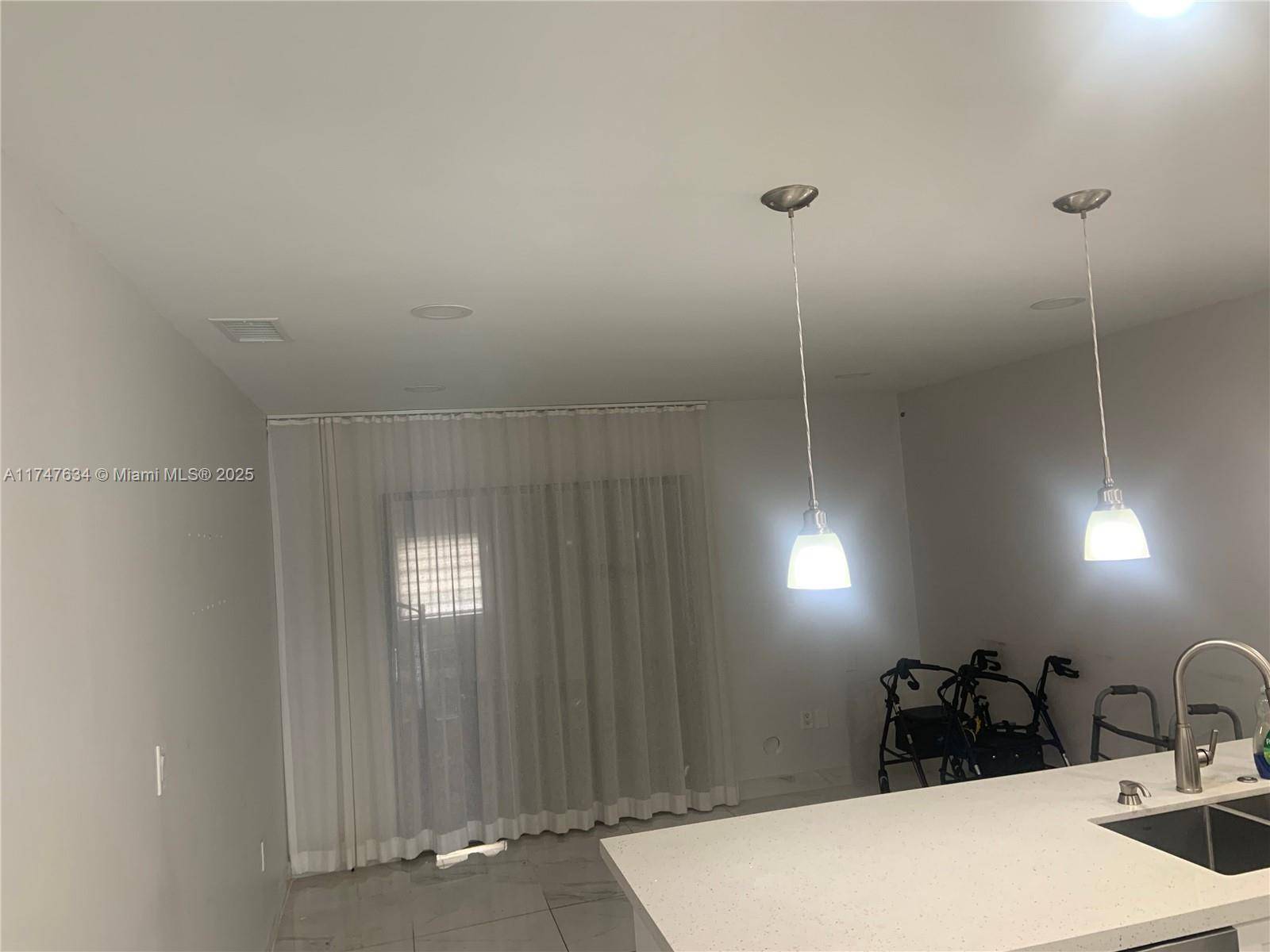 Hialeah, FL 33014,806 W 73rd Pl