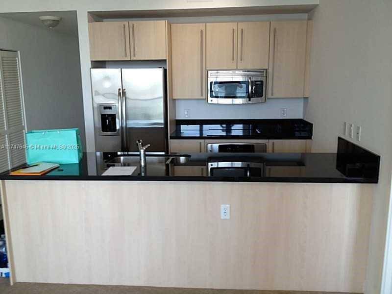 Miami, FL 33130,79 SW 12 ST #3010-S