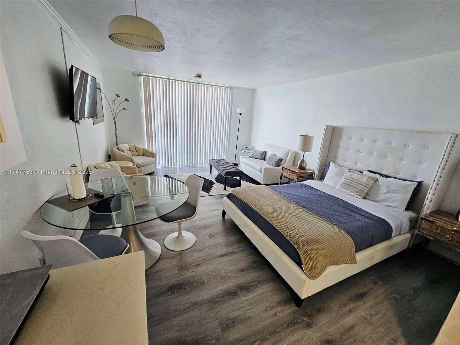 Sunny Isles Beach, FL 33160,19201 Collins Ave #512