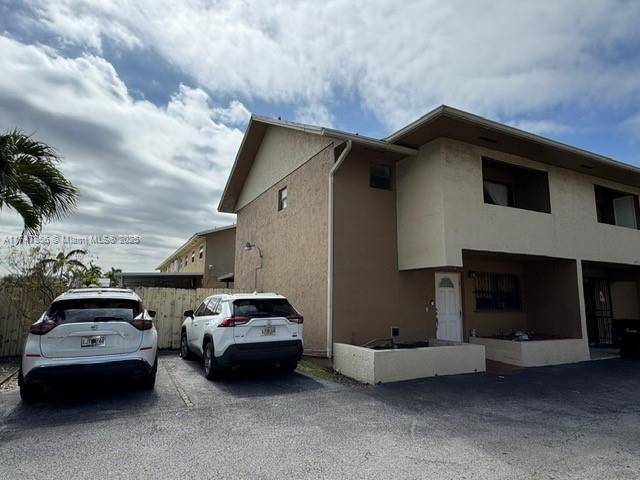 Hialeah, FL 33016,5302 W 26th Ave #101
