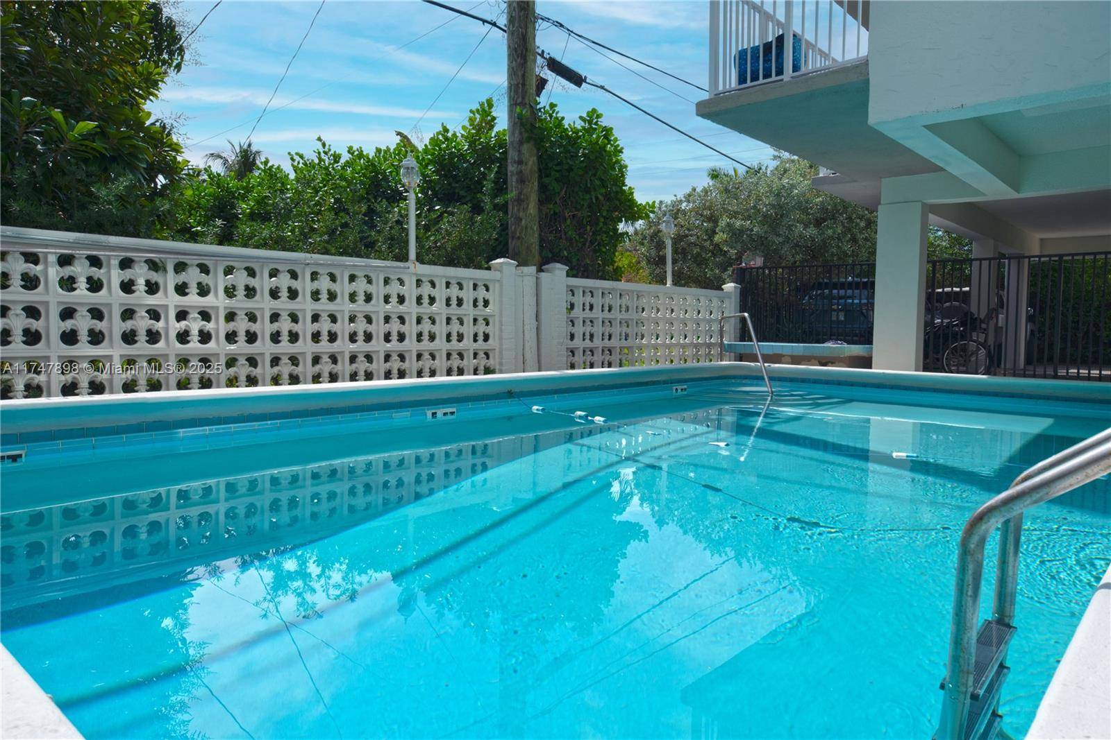 Miami Beach, FL 33141,1220 71st St #37