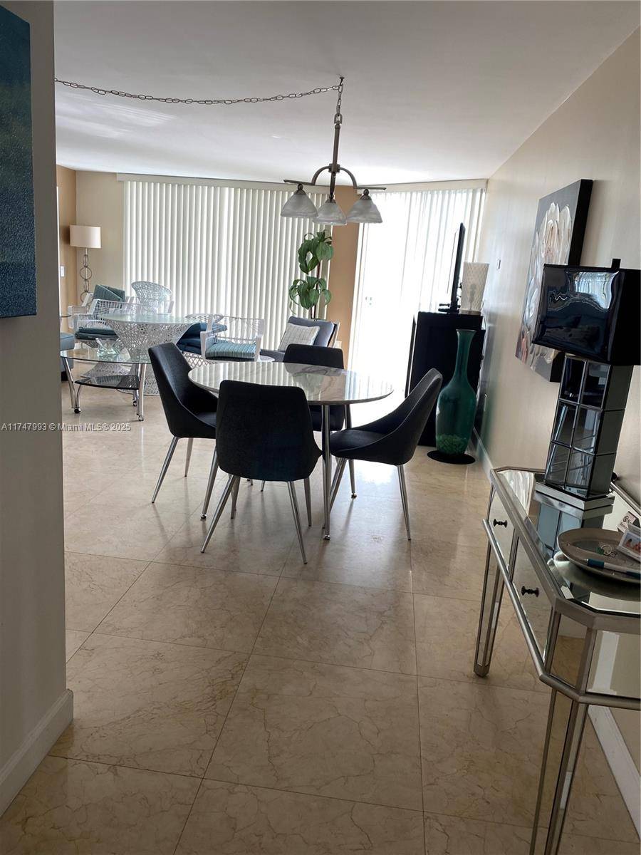 Sunny Isles Beach, FL 33160,18000 N Bay Rd #601