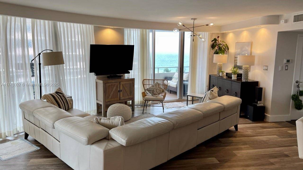 Miami Beach, FL 33140,5161 Collins Ave #1012