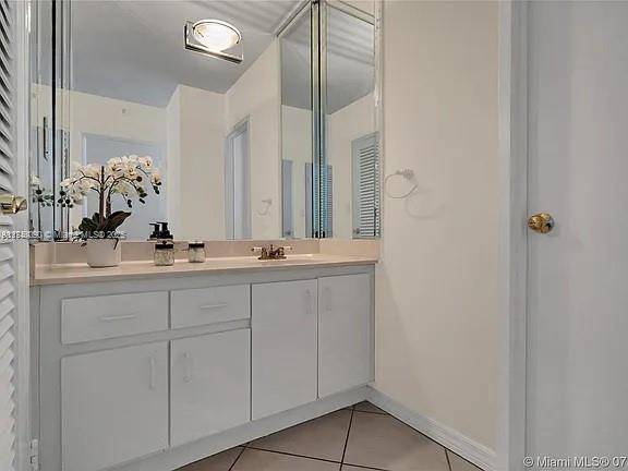 Miami Beach, FL 33139,100 Lincoln Rd #633