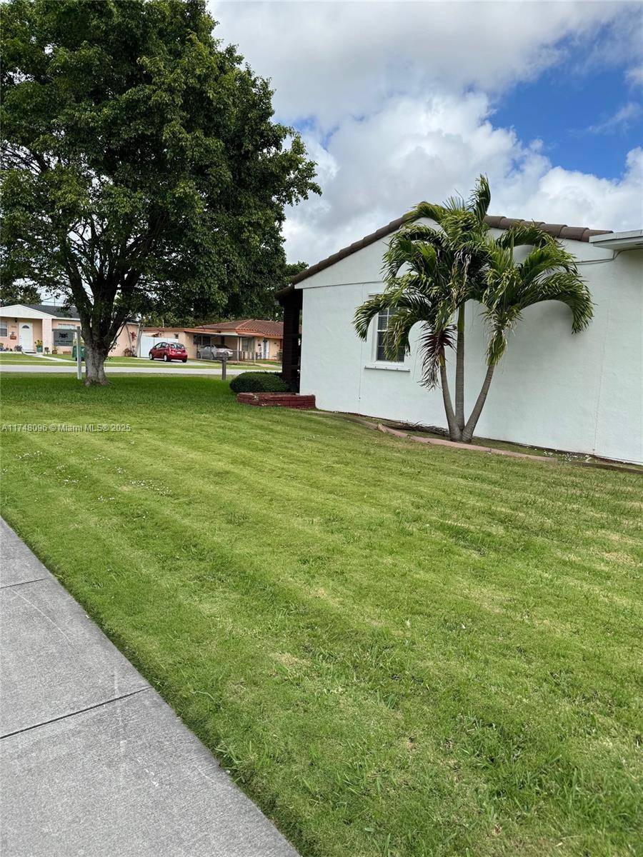 Miami, FL 33155,7590 SW 30th St