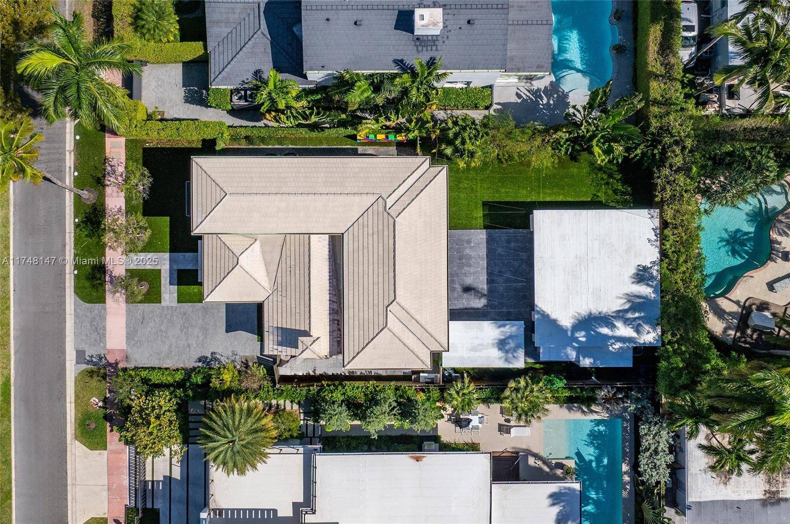 Miami Beach, FL 33139,114 4th Rivo Alto Ter