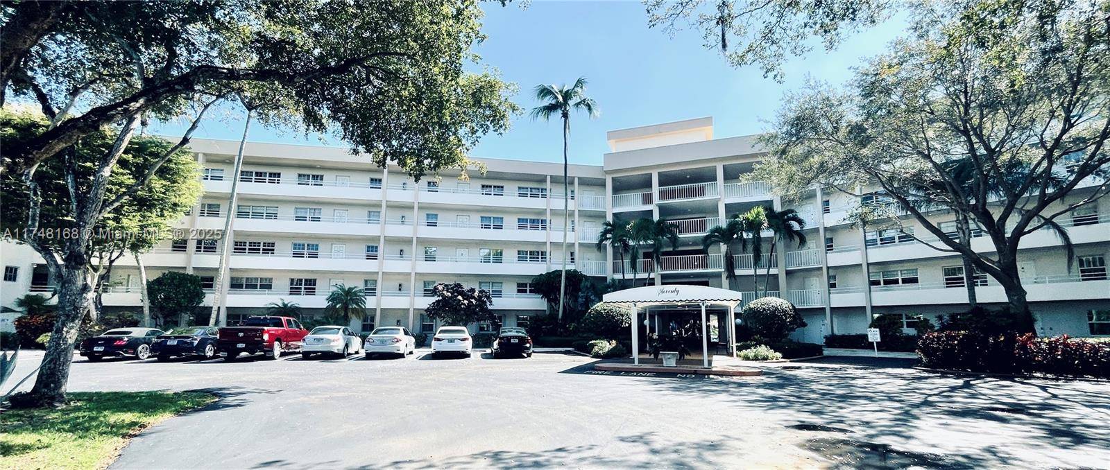 Pompano Beach, FL 33069,3800 Oaks Clubhouse Dr #112
