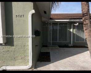 Miami, FL 33143,5785 SW 62nd St #1
