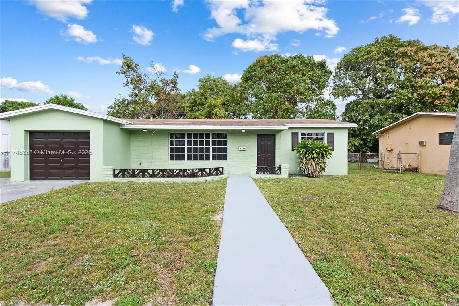 Lauderdale Lakes, FL 33309,3285 NW 41st St