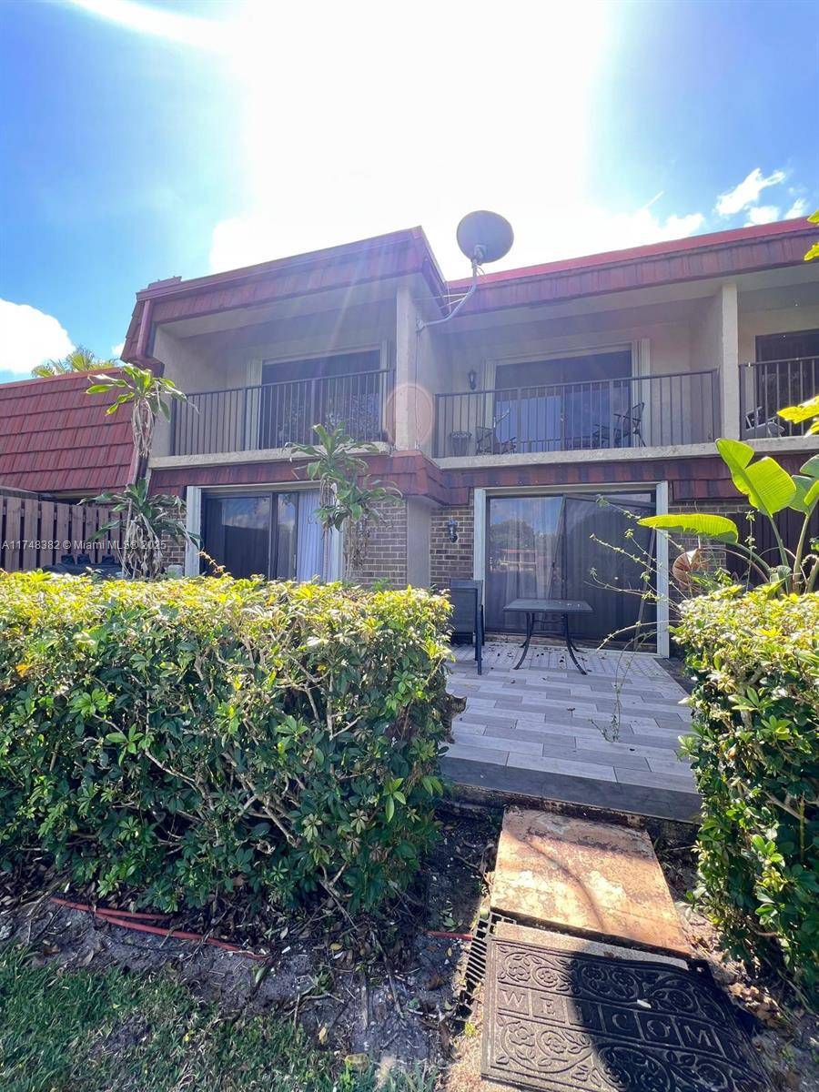 Boca Raton, FL 33433,8507 Boca Rio Dr #8507