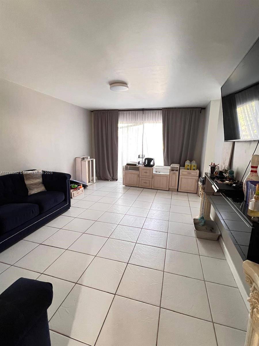 Boca Raton, FL 33433,8507 Boca Rio Dr #8507