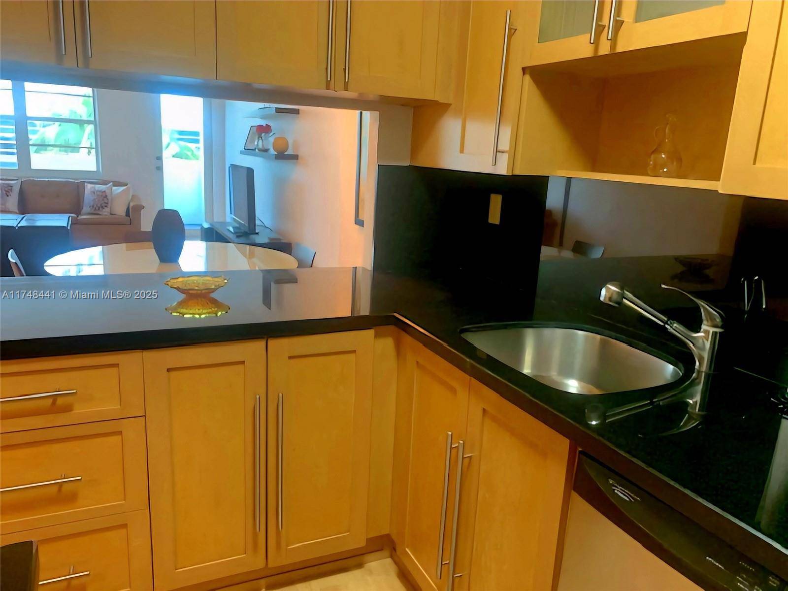Miami Beach, FL 33139,100 Lincoln Rd #335
