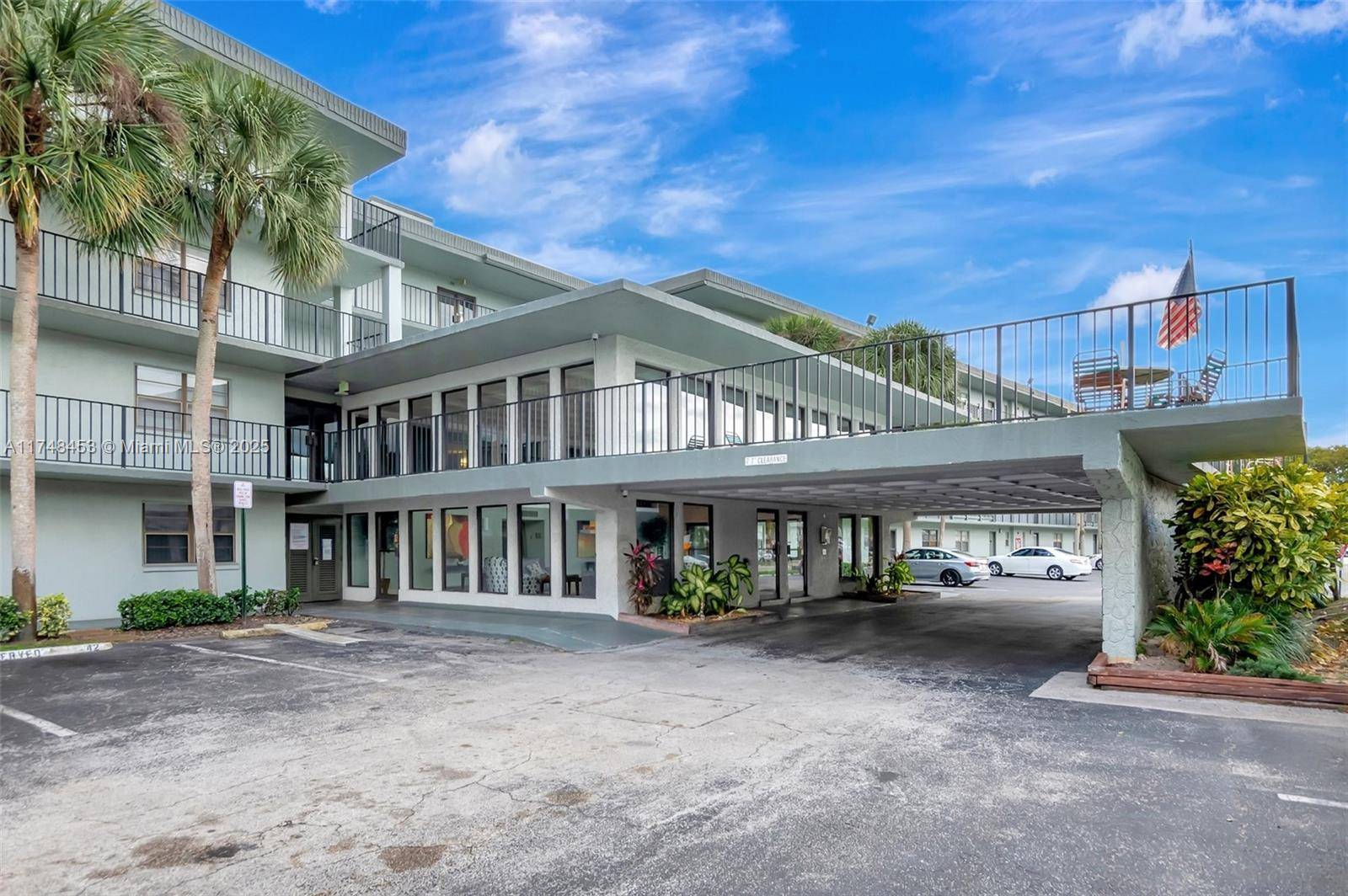 Boca Raton, FL 33428,9440 SW 8th St #315
