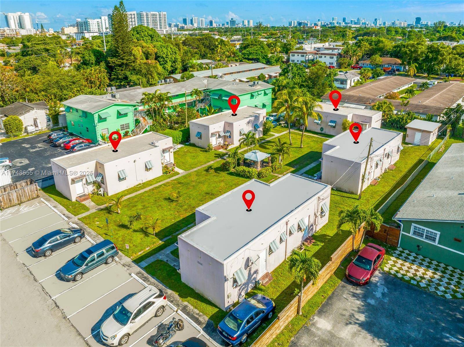 Hollywood, FL 33020,2432 Taylor St
