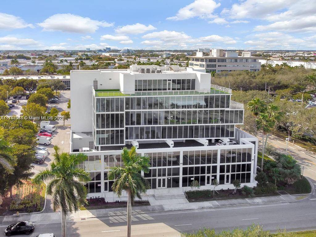 Doral, FL 33172,10450 NW 33rd St #304