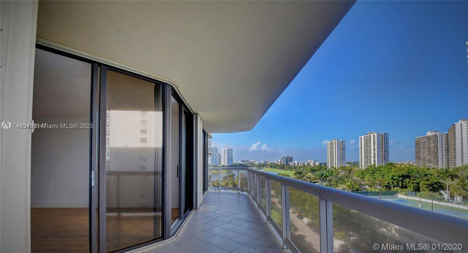Aventura, FL 33180,20191 E Country Club #804