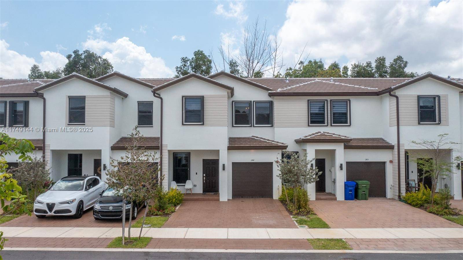 Pembroke Pines, FL 33029,144 SW 185th Way