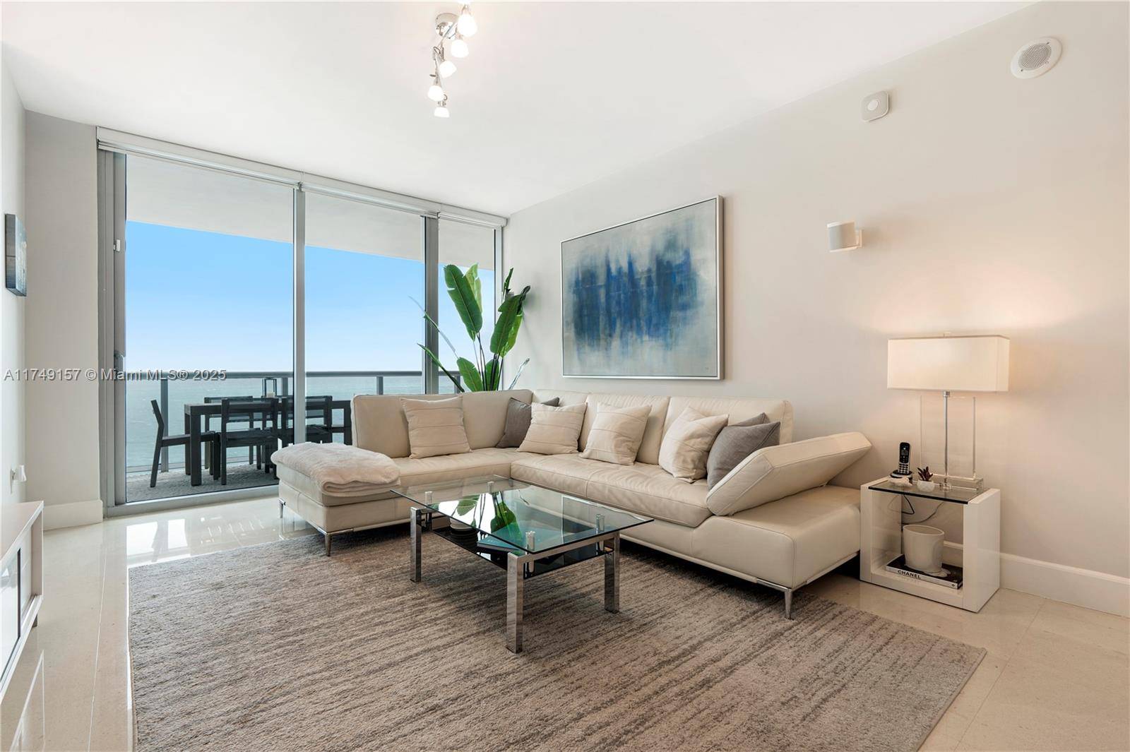 Miami Beach, FL 33141,6799 Collins Ave #1404