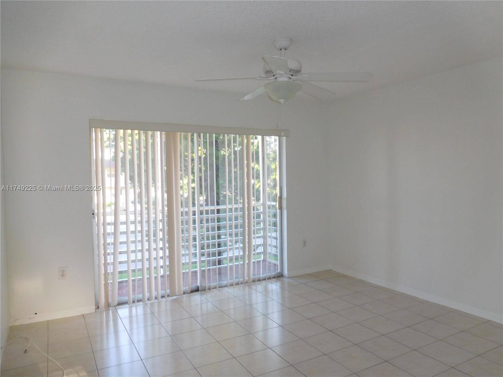 Aventura, FL 33180,20200 NE 27th Ct #18