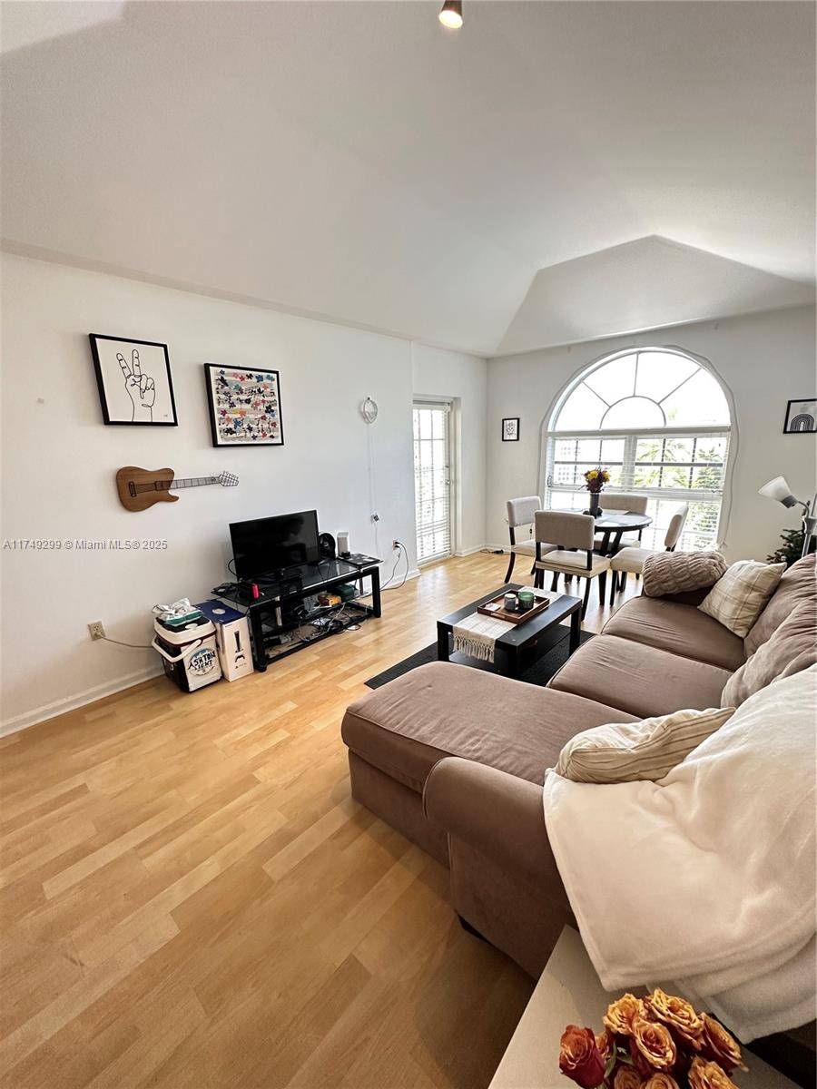 Coral Gables, FL 33146,1280 S Alhambra Cir #2410