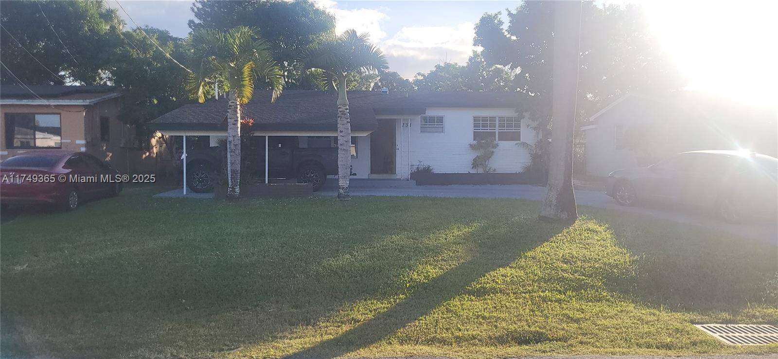 Hallandale Beach, FL 33009,731 SW 3rd Ave
