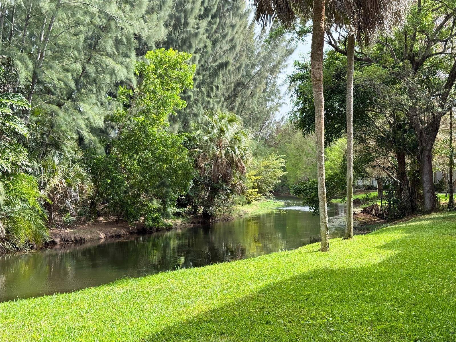 Plantation, FL 33325,400 Commodore Dr #309