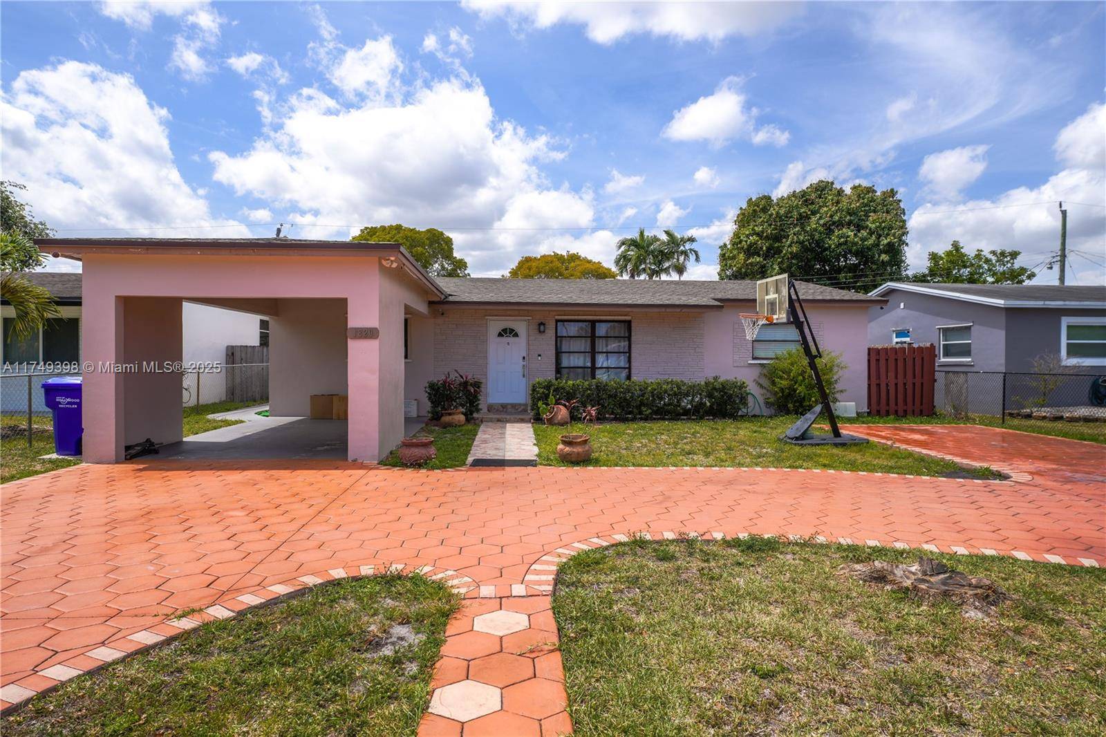 Hollywood, FL 33020,1820 N 27th Ave