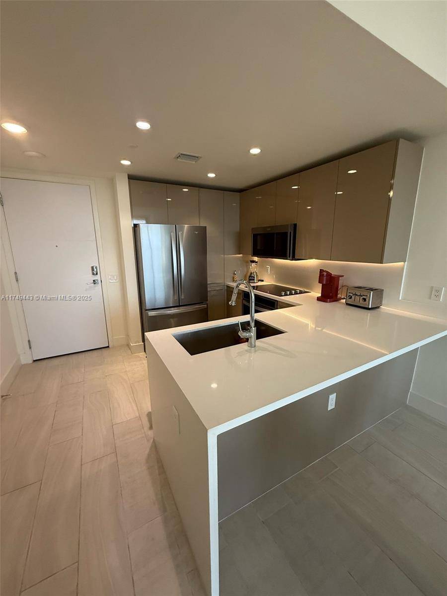 Sunrise, FL 33323,2000 Metropica Way #1408