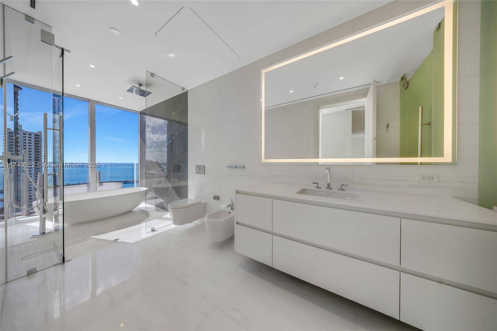 Miami, FL 33131,300 Biscayne Blvd Way #1901