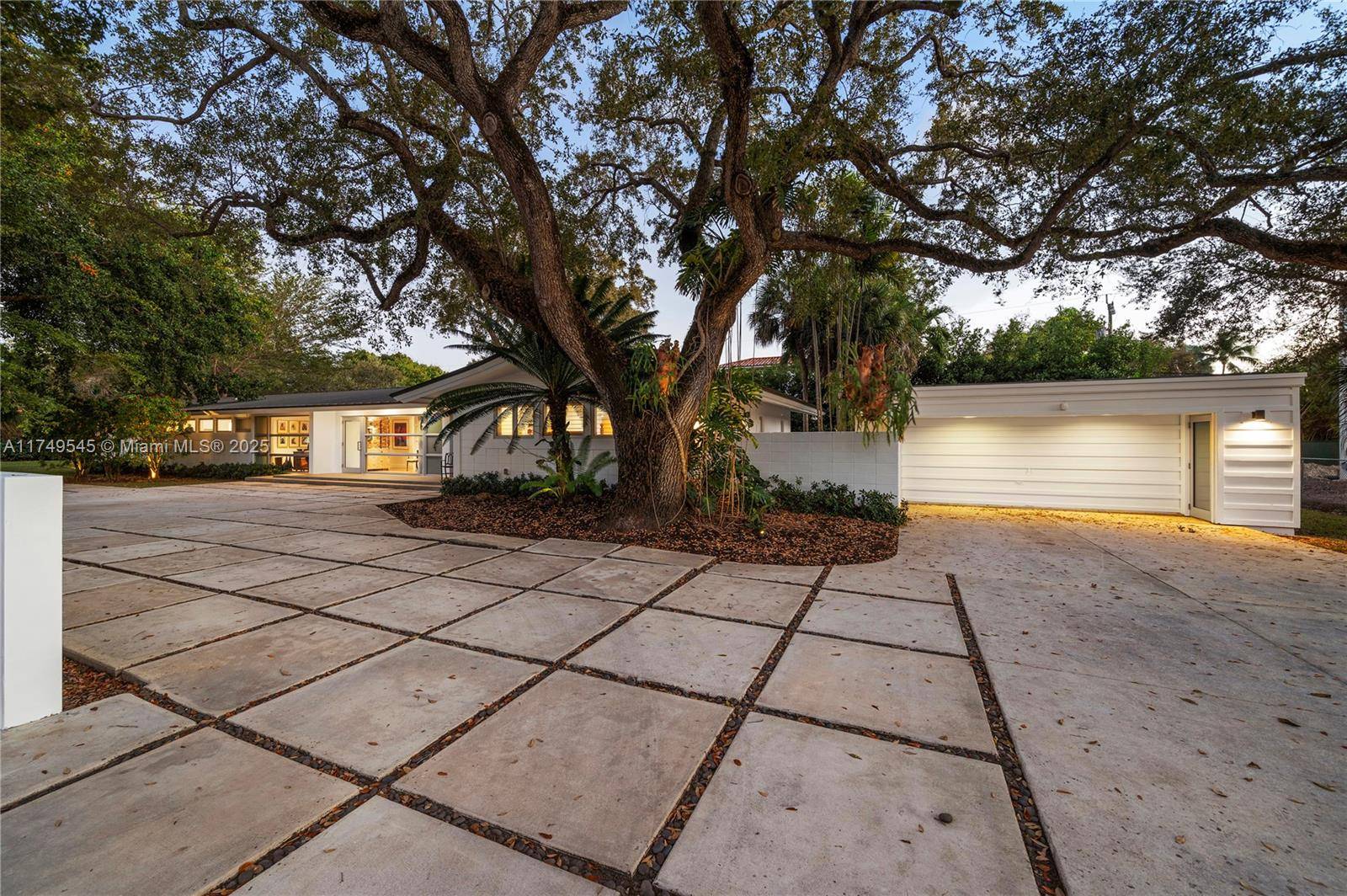 Miami, FL 33143,4950 SW 82nd St