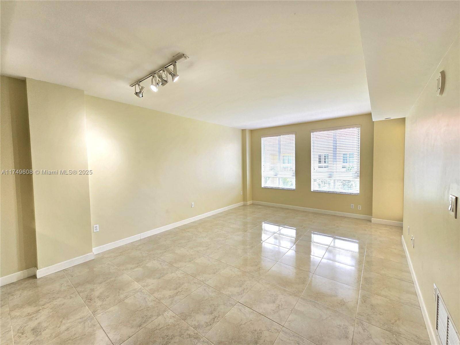 Miami, FL 33156,7355 SW 89th St #705N
